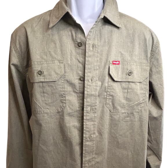 Wrangler Mens Relaxed Fit Olive Green Long Sleeve Woven Work Shirt Size Medium - Picture 1 of 4